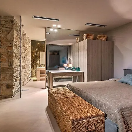 Private 4 Bedroom Luxury Peaceful Mylo W 2 Pools Close To Mylpotas Villa *