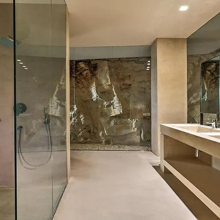 Private 4 Bedroom Luxury Peaceful Mylo W 2 Pools Close To Mylpotas Villa Mylopotas